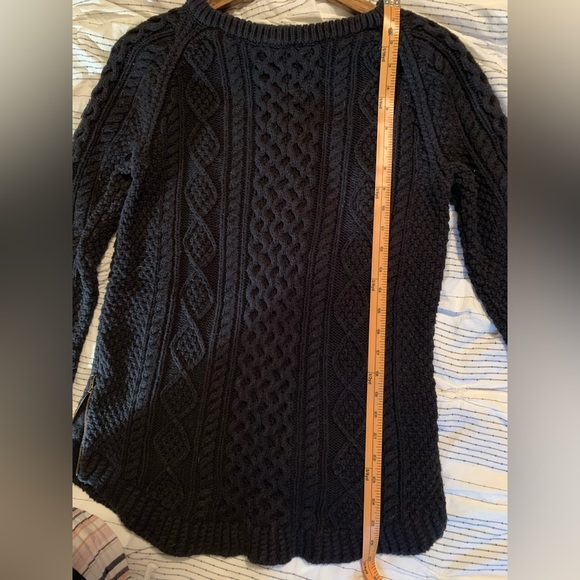 LL Bean signature sweater - Picture 9 of 9